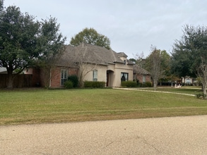 Building Photo - 424 Place St. Charles