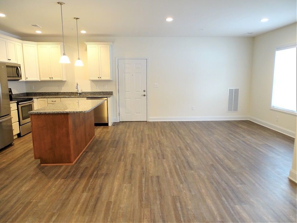 16 Pequea Manor Dr Unit 7, Gordonville, PA 17529 Room for Rent in