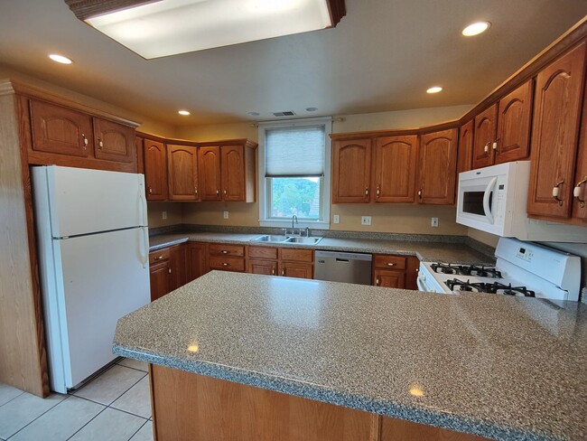 Building Photo - 1003 California Ave