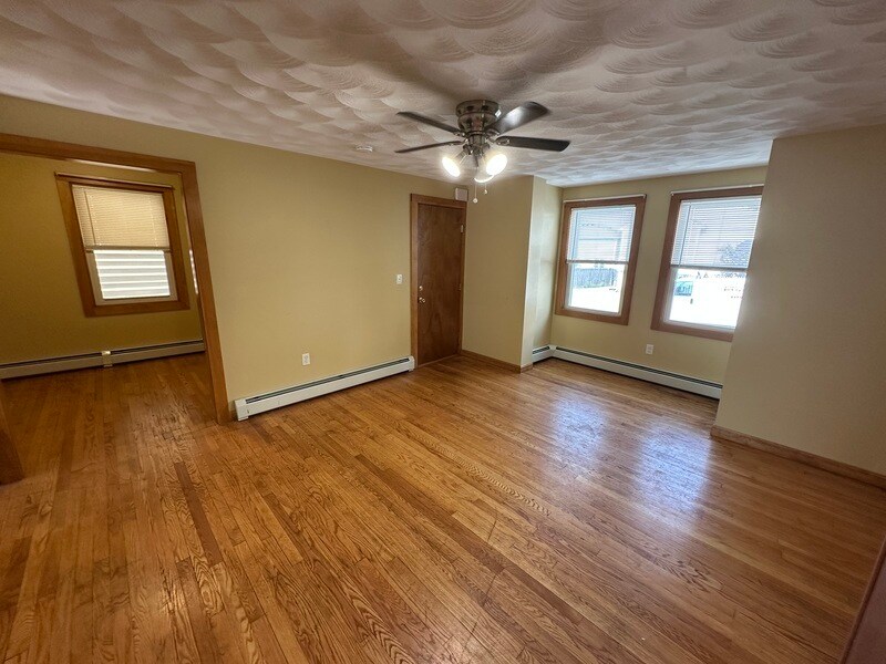 Primary Photo - 106 Tuttle St