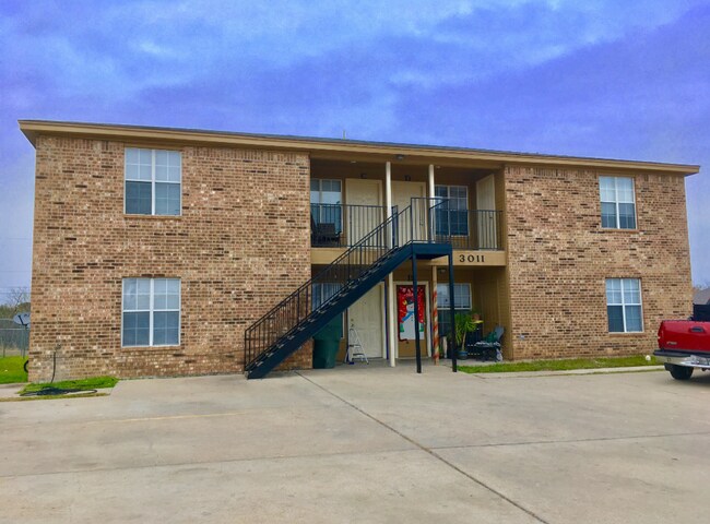 Building Photo - 3011 Cantabrian Drive
