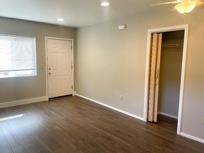 Foto del edificio - 506 Waukesha Ave