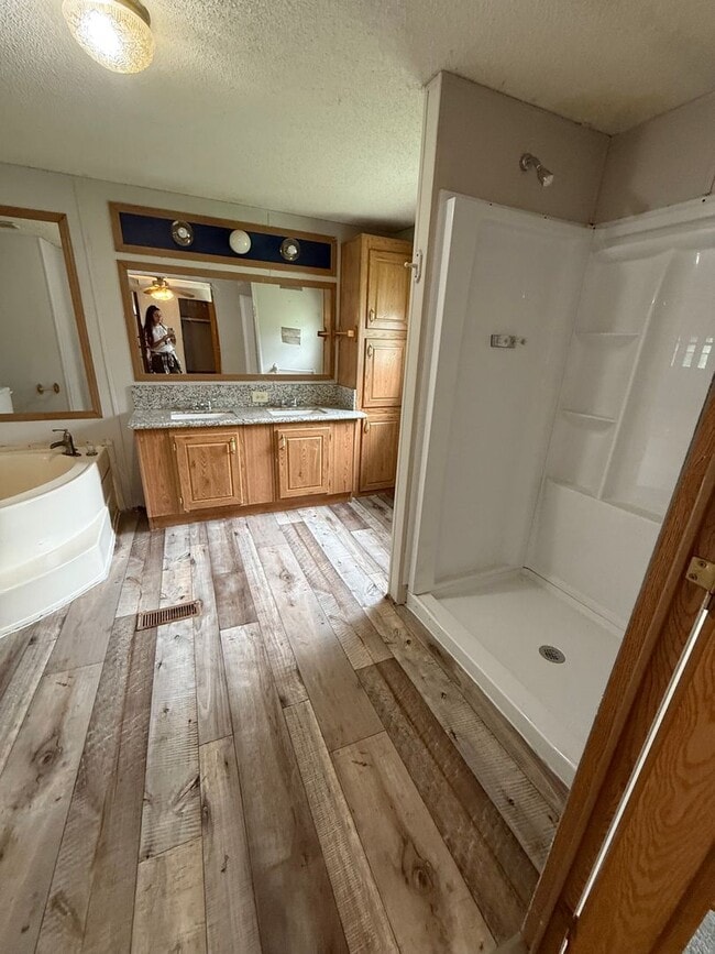 Building Photo - Spacious Country Living in Haysville Kansas