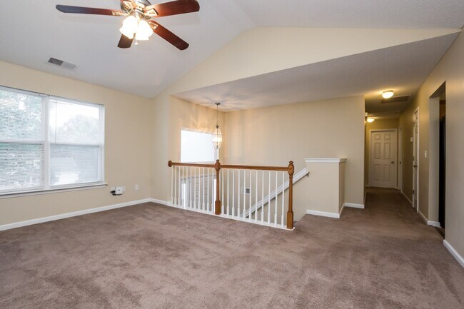 Building Photo - 344 Jenna Ln