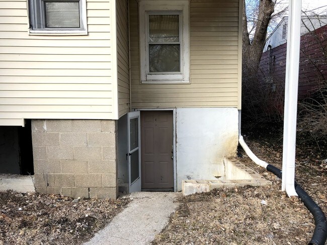 Building Photo - 1500 Hinkson Ave