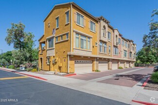 Building Photo - 900 S 94th St