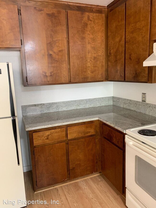 Building Photo - 2 br, 2 bath House - 3313 Monterey Avenue