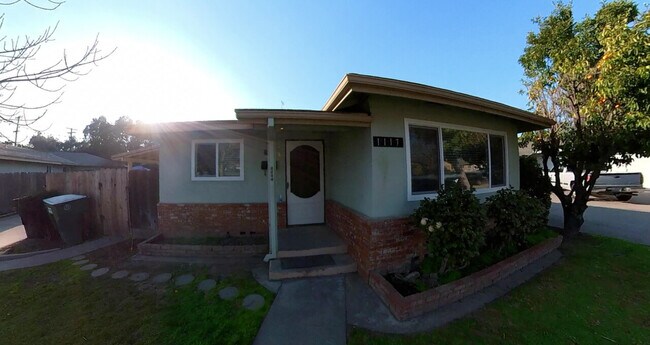 Building Photo - 1117 -1119 Lavender Ln