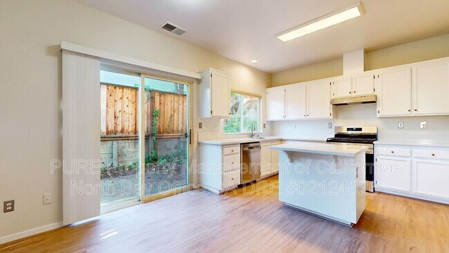 Building Photo - 1422 Twilight Way