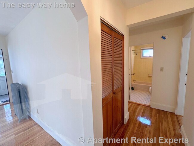 Foto del edificio - 257-259 Powderhouse Blvd Unit #1