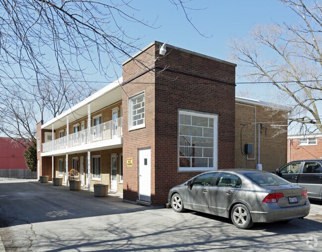 Building Photo - 1131 David Dr