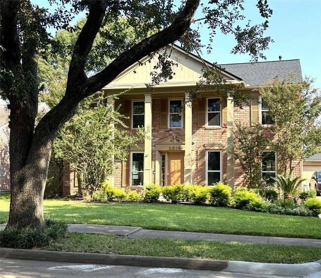 Building Photo - 3815 Flintrock Ln