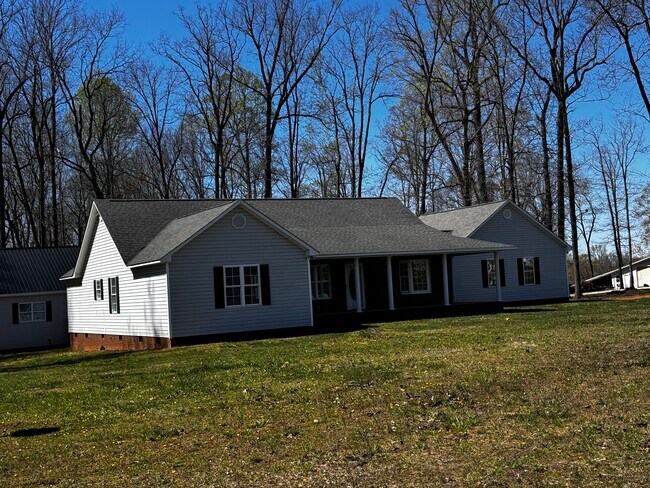 Building Photo - 9314 Sawyer Rd