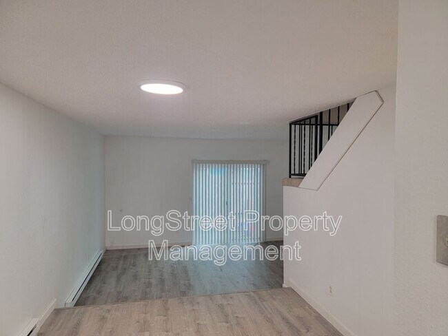 Foto del edificio - 3151 N Shore Dr SE