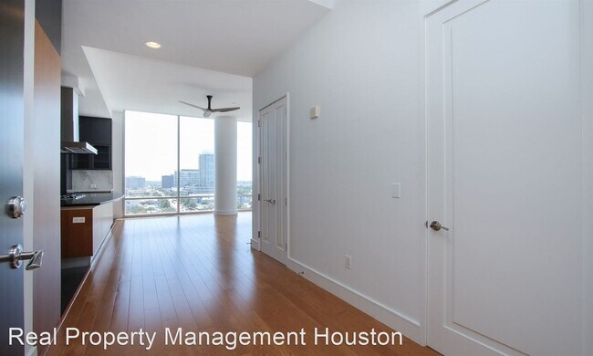 Foto del edificio - 2 br, 2 bath House - 2727 Kirby Dr. Apt. 10B
