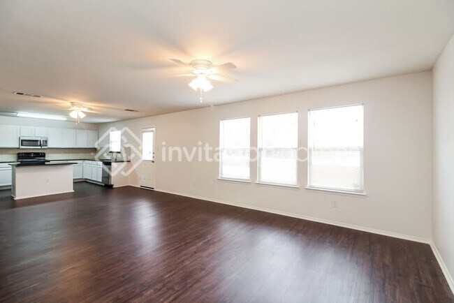 Foto del edificio - 13820 Canyon Ranch Rd