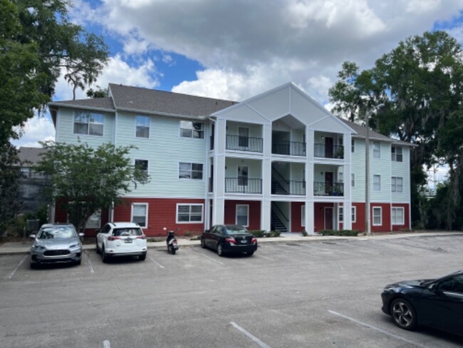 Building Photo - 2360 SW Archer Rd