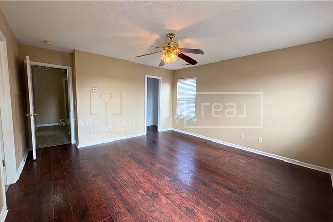 Foto del edificio - 6013 Silkwater Ct