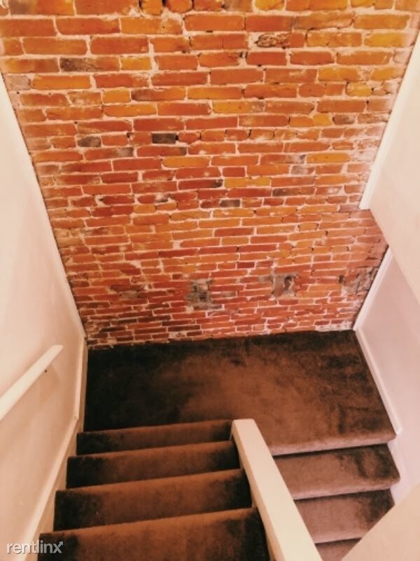 Foto del edificio - 823 N Jackson St