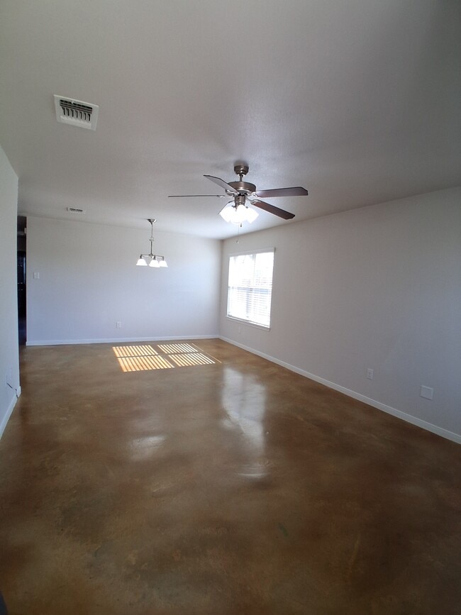 Building Photo - 1811 Indian Trail
