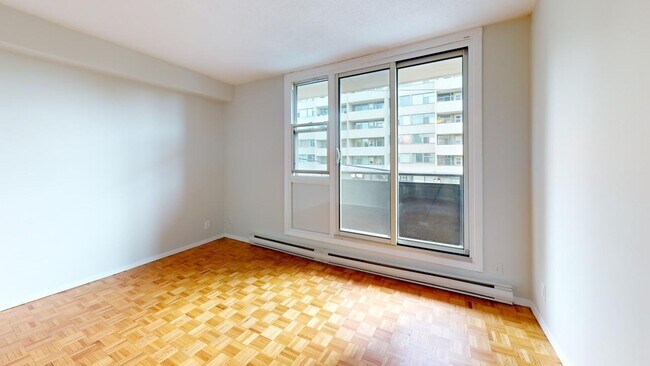 Interior Photo - 61 McEwen
