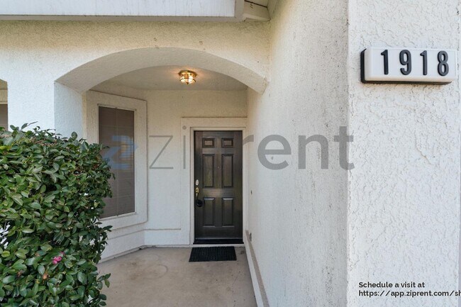 Building Photo - 1918 Ajay Dr