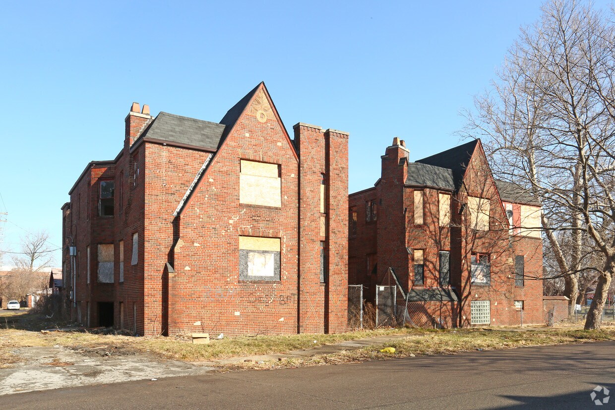 Building Photo - 13905 La Salle Blvd