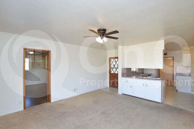 Foto del edificio - 6726 E Cypress St