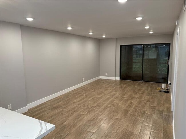 Building Photo - 5068 Rose Hill Dr