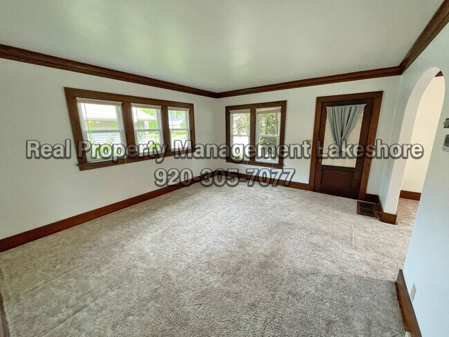 Building Photo - Cozy 2 Bedroom, 1 Bathroom House for Rent ...