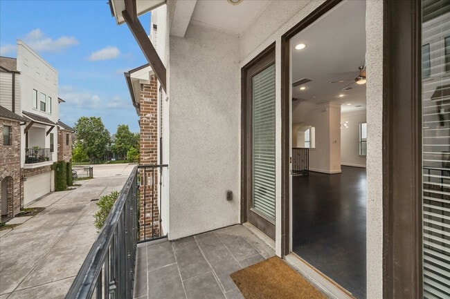 Foto del edificio - 734 W 20th St