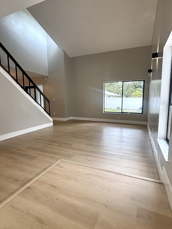 Foto del edificio - 640 Macduff Ln