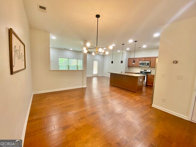 Building Photo - 105 Southwind Cir