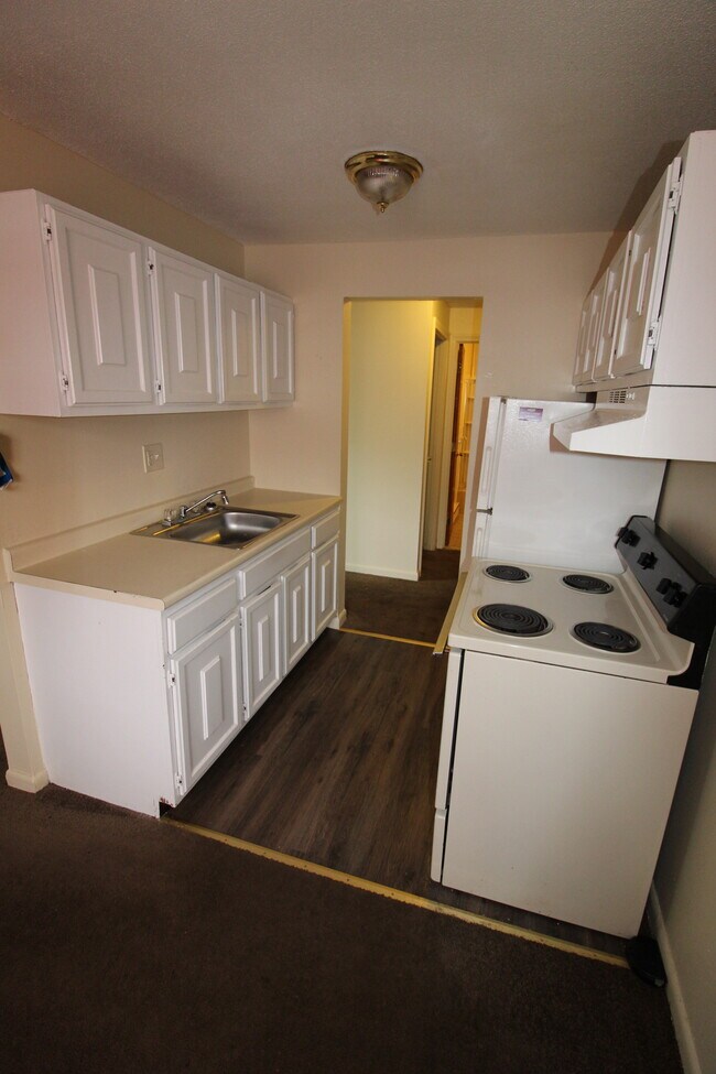 89 S Whitney St Unit C7, Hartford, CT 06106 Apartments in Hartford