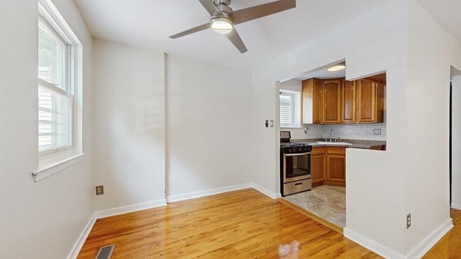 Building Photo - 273 W 254th St