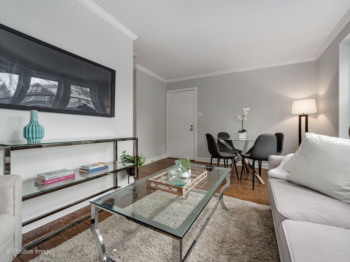 Foto principal - 2843 N Christiana Ave