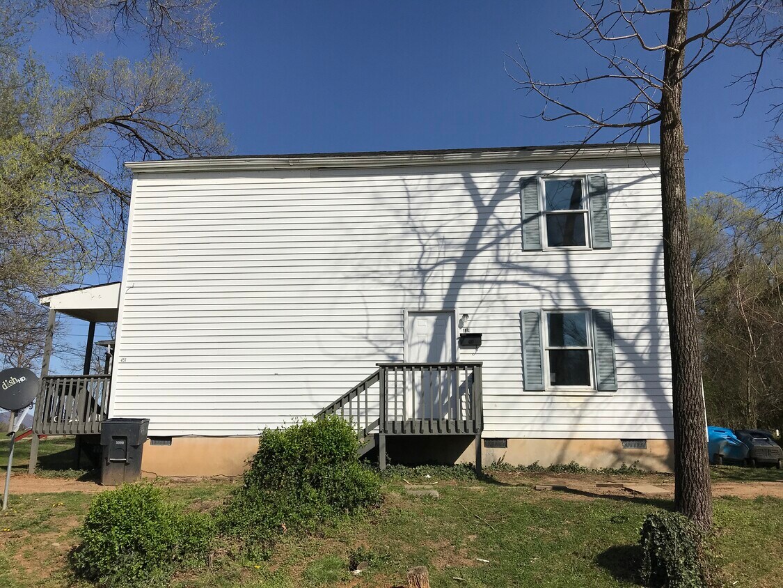 Primary Photo - 449 15th St NW
