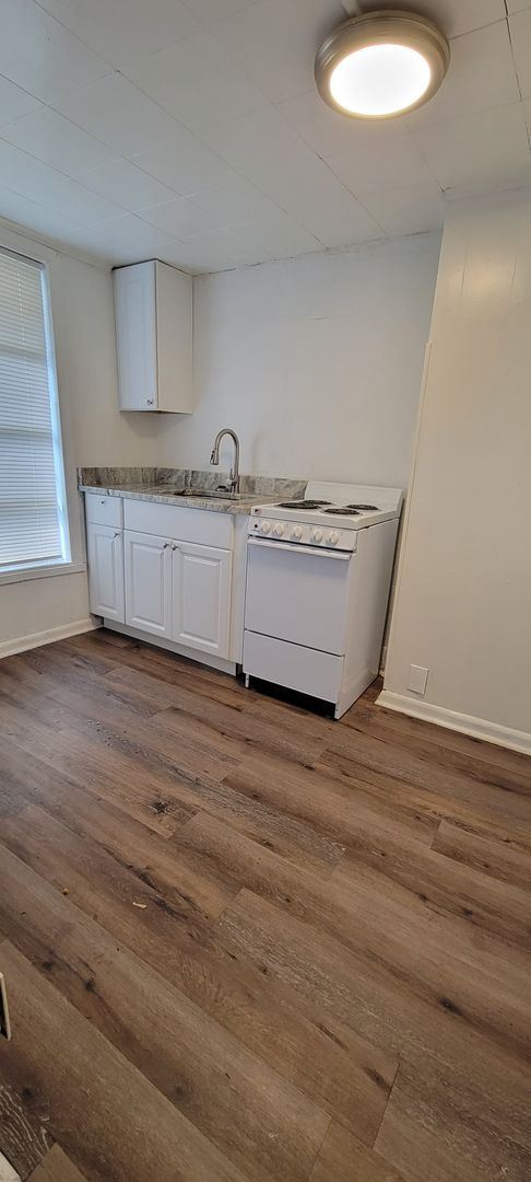 Building Photo - 1 br, 1 bath House - 8009 N 11TH STREET UN...