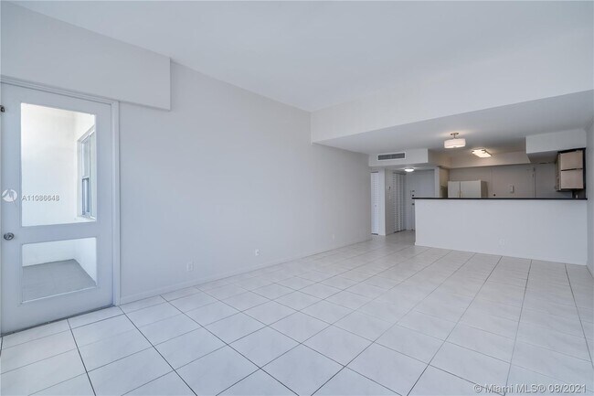 Building Photo - 3180 S Ocean Dr