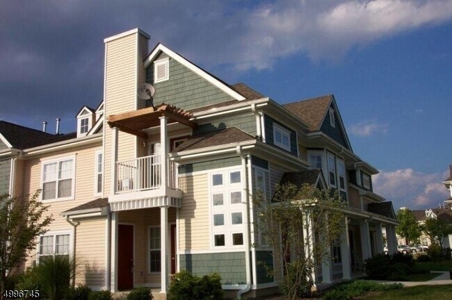 Building Photo - 207 Old Farm Dr