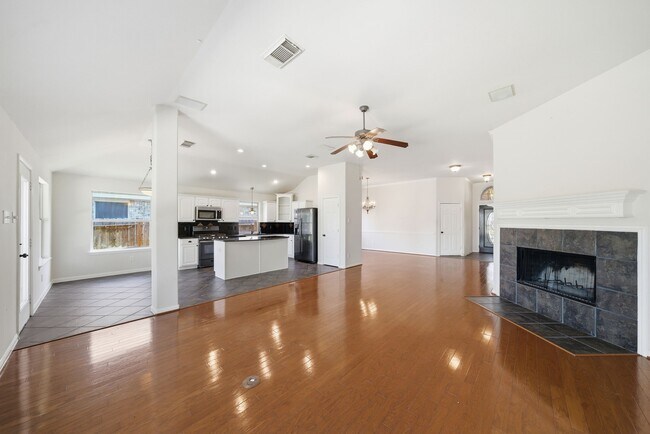 Foto del edificio - 17714 Sunset River Ln