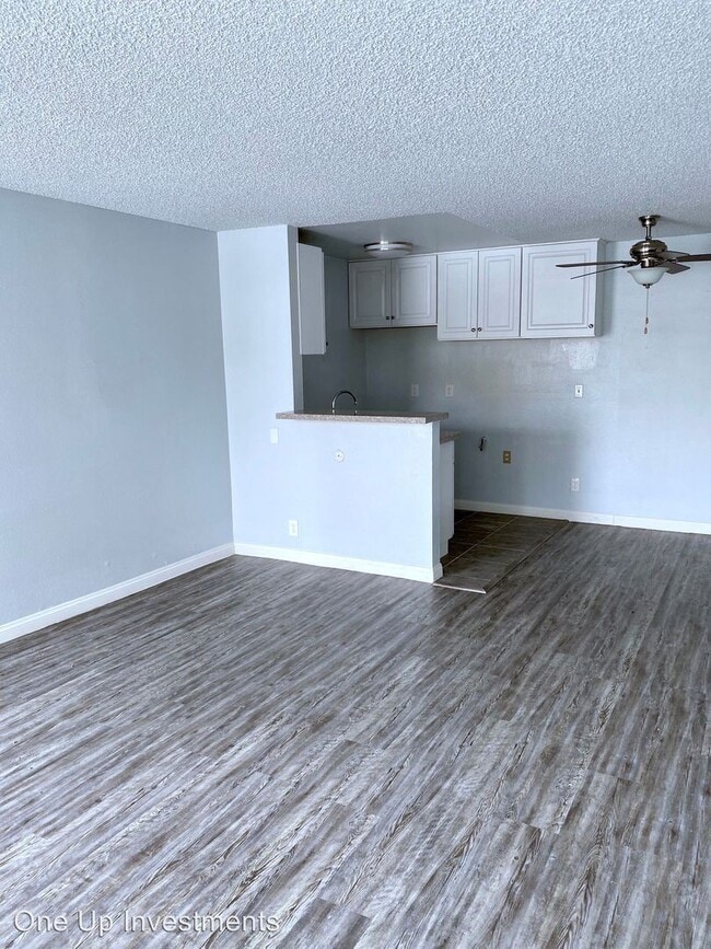 Building Photo - 1 br, 1 bath Apartment - 21106 Parthenia St.