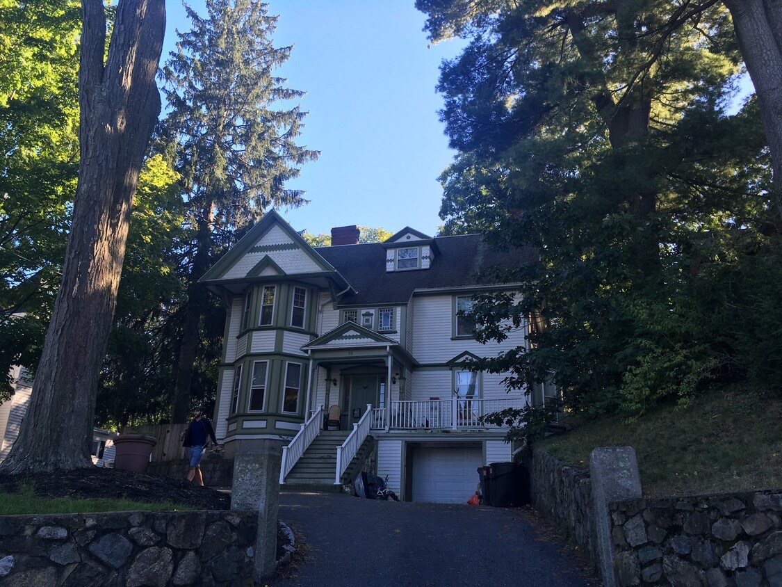 30 Oak St, Melrose, MA 02176 Apartments in Melrose, MA