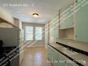 Building Photo - 811 Kenmore Ave