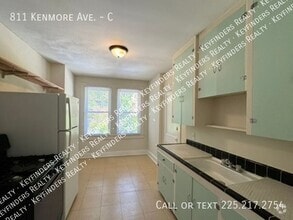 Building Photo - 811 Kenmore Ave
