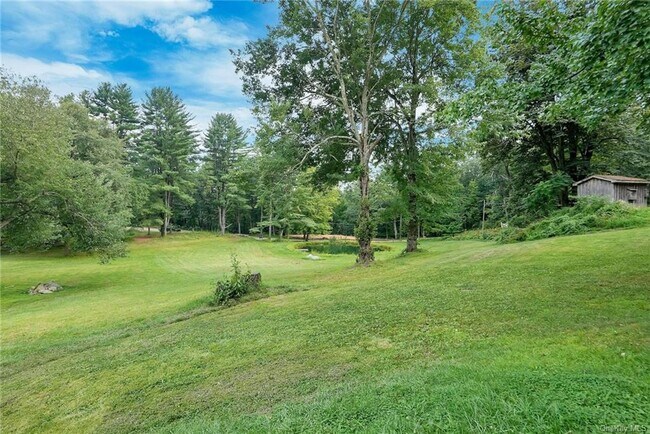 Building Photo - 660-680 Old Croton Lake Rd