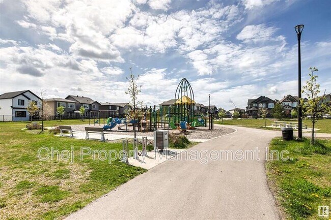 Photo du bâtiment - 2659-2197 197 St NW