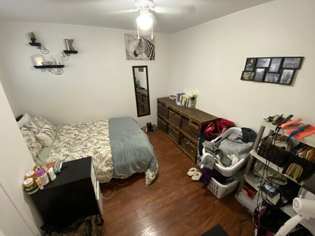 Photo du bâtiment - 1 Bed 1 Bath Unit