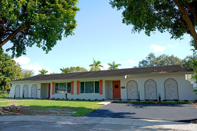 Building Photo - 10703 SW 77th Ct