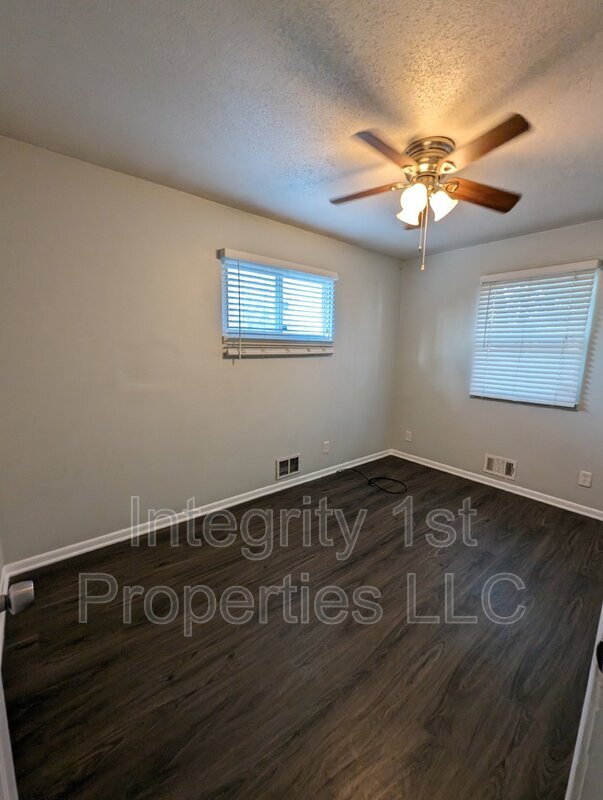 Foto del edificio - 5615 E 28th St